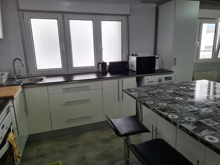A Un Paso De La Playa, Amplio Apartamento Gijón Eksteriør billede